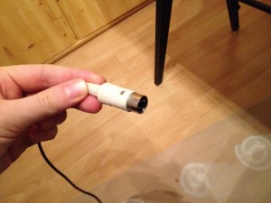 Connector to the amplifier